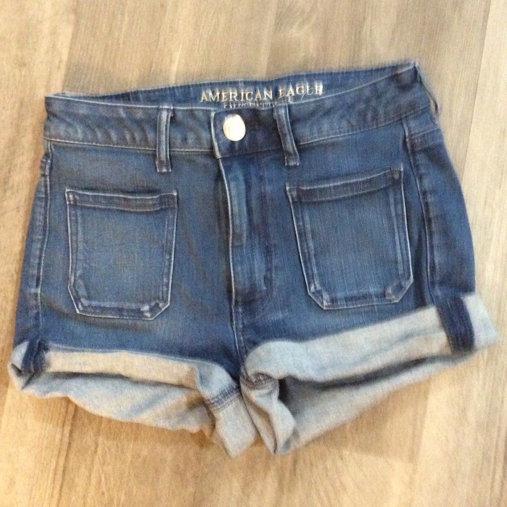 American Eagle stretch super hi rise shortie shorts Size 4 blue